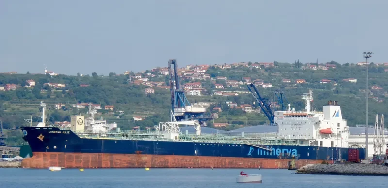 MINERVA JULIE Tanker IMO 9380831 photo 10