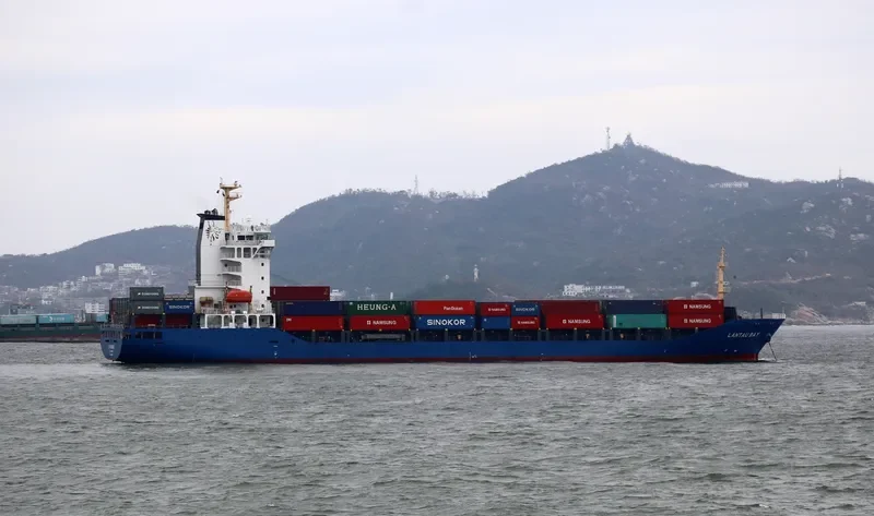 LANTAU BAY Container Ship IMO 9383596