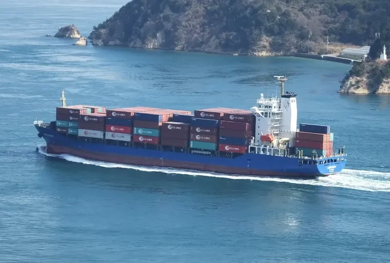 LANTAU BAY Container Ship IMO 9383596 photo 7