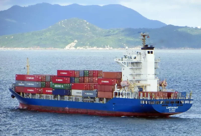 LANTAU BAY Container Ship IMO 9383596 photo 10