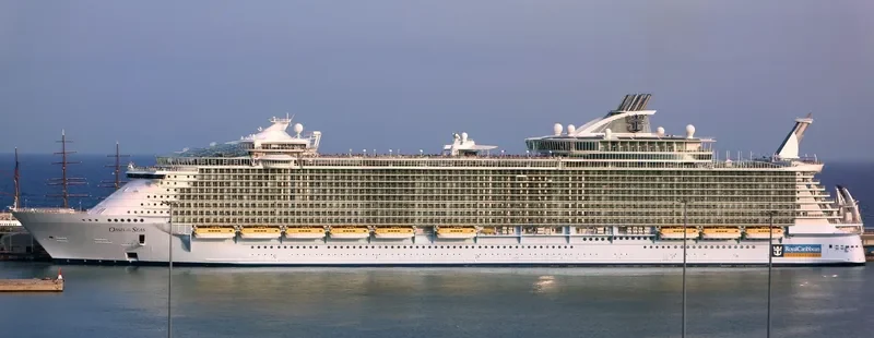 OASIS OF THE SEAS Passenger Ship IMO 9383936 photo 10
