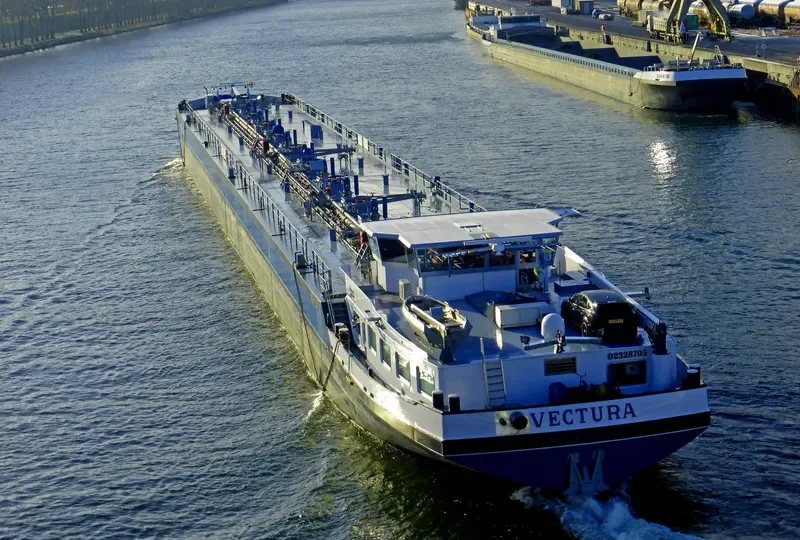 VECTURA Tanker IMO 9384708 photo 5