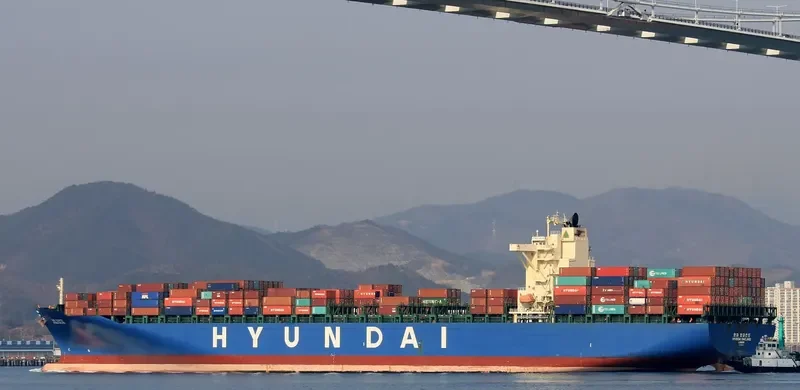 HYUNDAI OAKLAND Container Ship IMO 9385013 photo 4