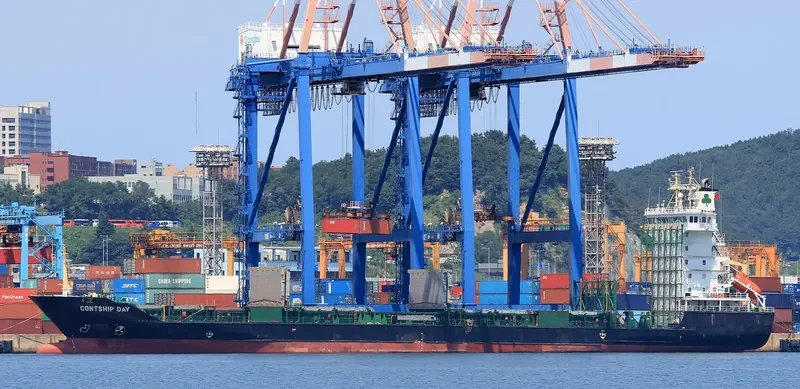 CONTSHIP DAY Container Ship IMO 9385439 photo 2