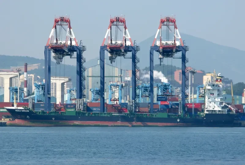 CONTSHIP DAY Container Ship IMO 9385439 photo 10
