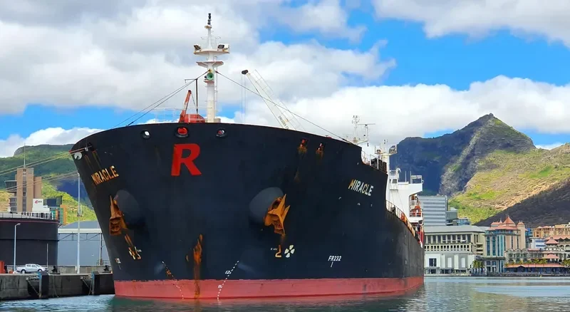 MIRACLE Tanker IMO 9387059 photo 9
