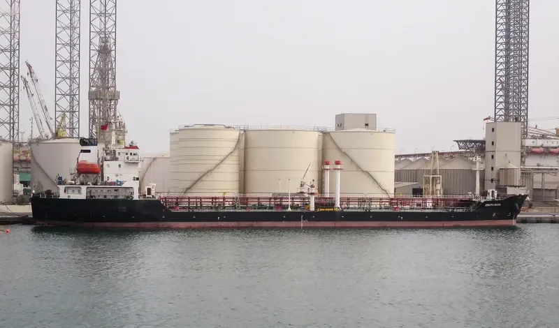 ZENITH FAITH Tanker IMO 9387152 photo 3
