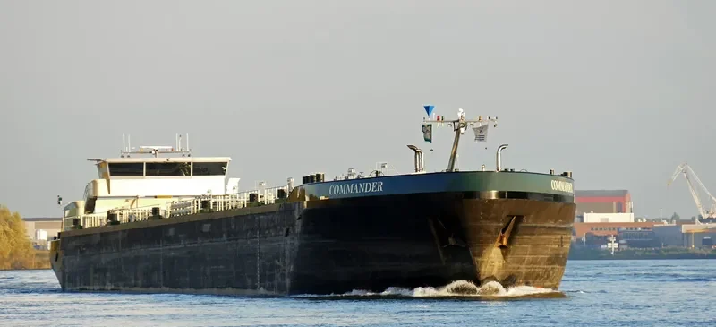 COMMANDER Tanker IMO 9387308 photo 4