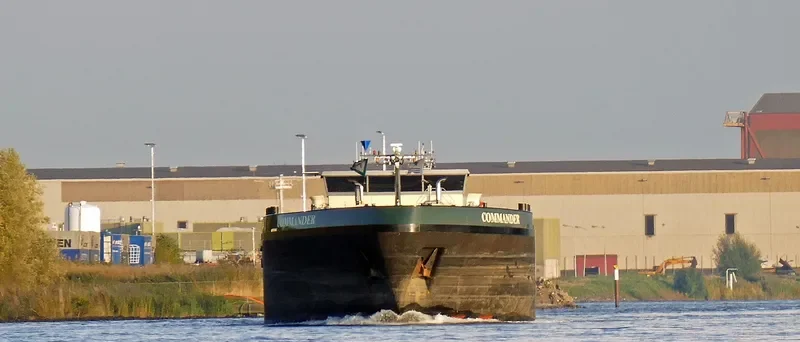 COMMANDER Tanker IMO 9387308 photo 5