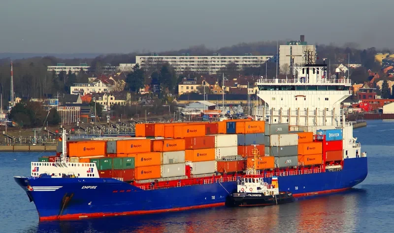 EMPIRE Container Ship IMO 9387425 photo 4
