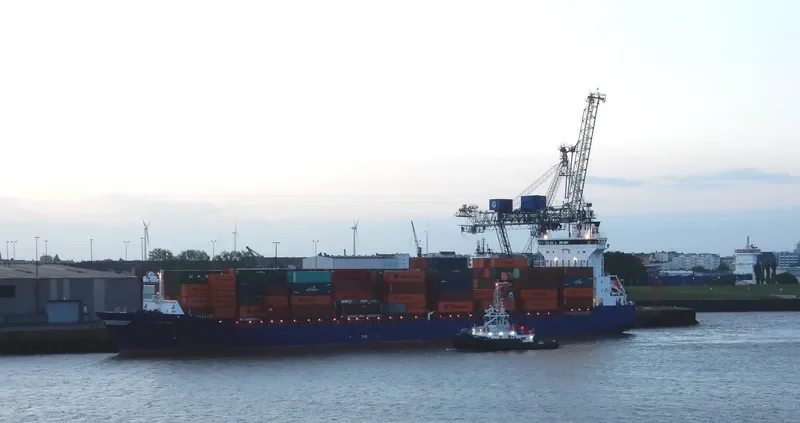 EMPIRE Container Ship IMO 9387425 photo 6