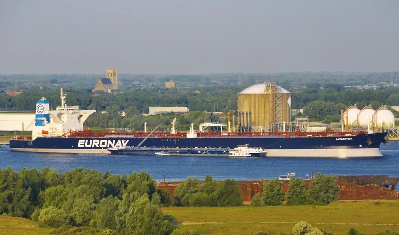 KAOMBO SUL Tanker IMO 9387554 photo 4