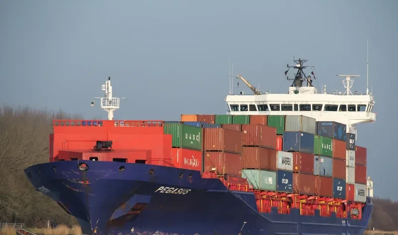 ELBSTAR Container Ship IMO 9387592 photo 2