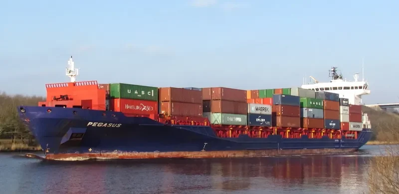 ELBSTAR Container Ship IMO 9387592 photo 4