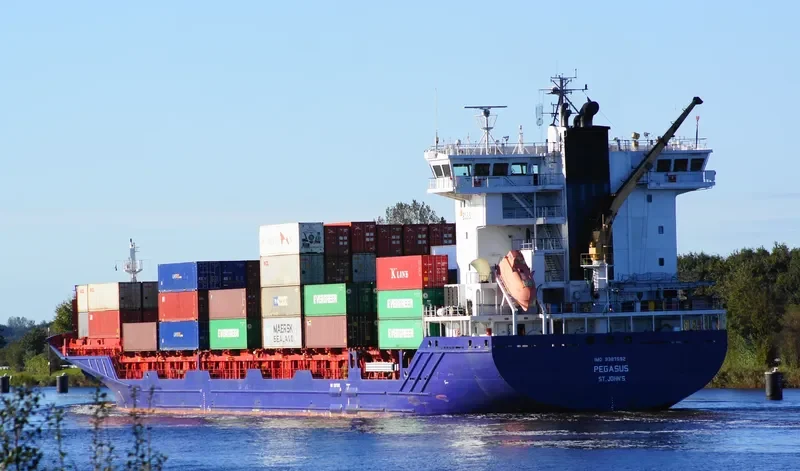 ELBSTAR Container Ship IMO 9387592 photo 9