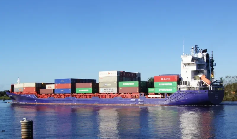 ELBSTAR Container Ship IMO 9387592 photo 10