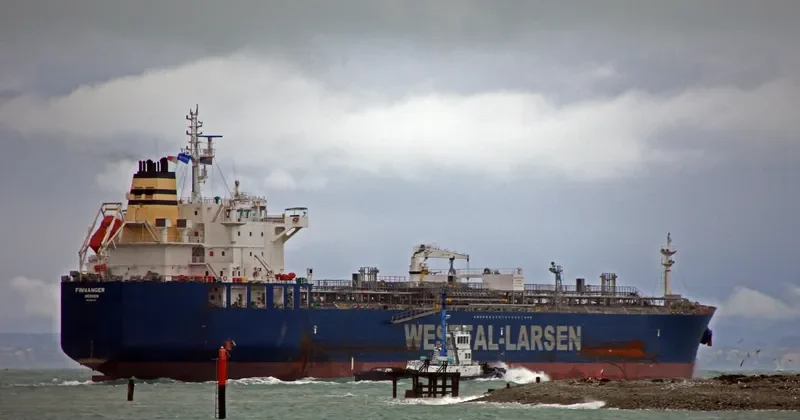 FINNANGER Tanker IMO 9387712 photo 3