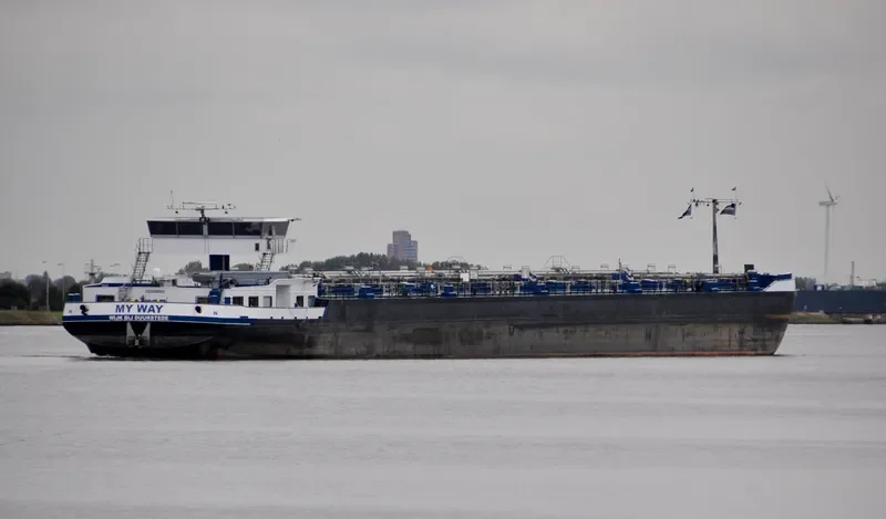 DESIRADE Tanker IMO 9388493 photo 3