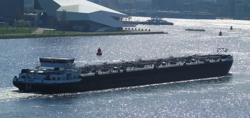 DESIRADE Tanker IMO 9388493 photo 9