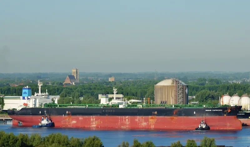 MARAN CAPRICORN Tanker IMO 9389019 photo 7