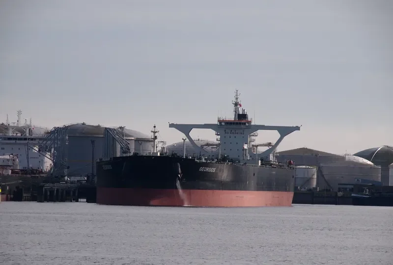 GEORGIOS Tanker IMO 9389033 photo 7