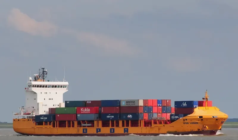 LISBOA Container Ship IMO 9389291 photo 2