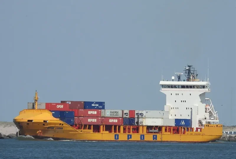 LISBOA Container Ship IMO 9389291 photo 3