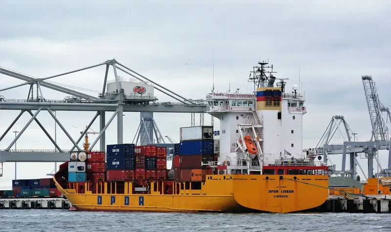 LISBOA Container Ship IMO 9389291 photo 5