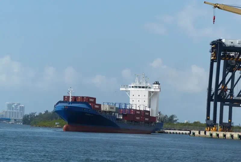 K BREEZE Container Ship IMO 9389423 photo 4