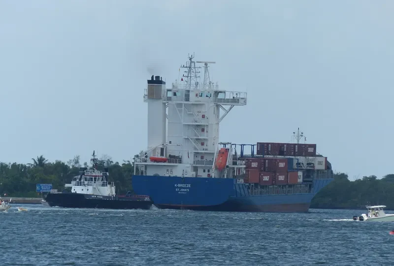 K BREEZE Container Ship IMO 9389423 photo 6