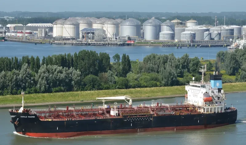 HARALD MAERSK Tanker IMO 9389502 photo 7