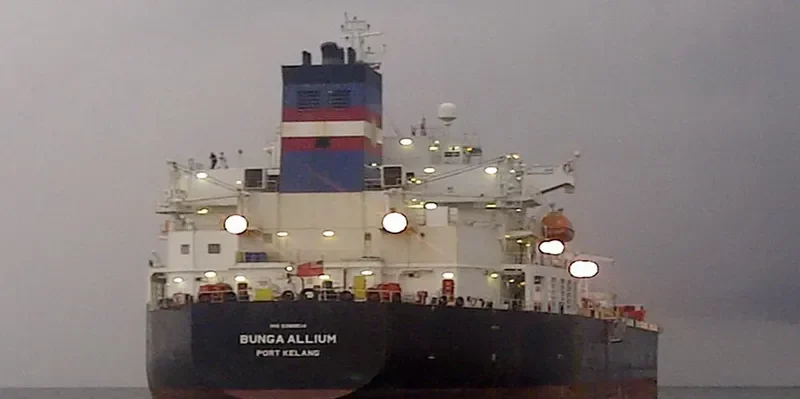 HELENE MAERSK Tanker IMO 9389514 photo 3