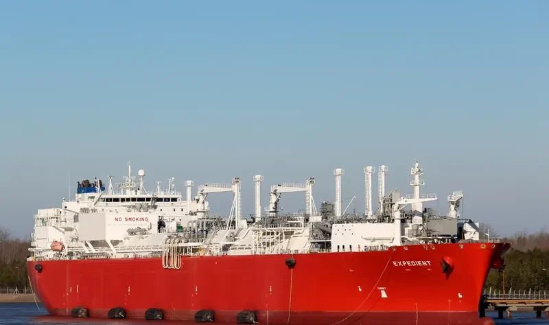 EXPEDIENT Tanker IMO 9389643 photo 4