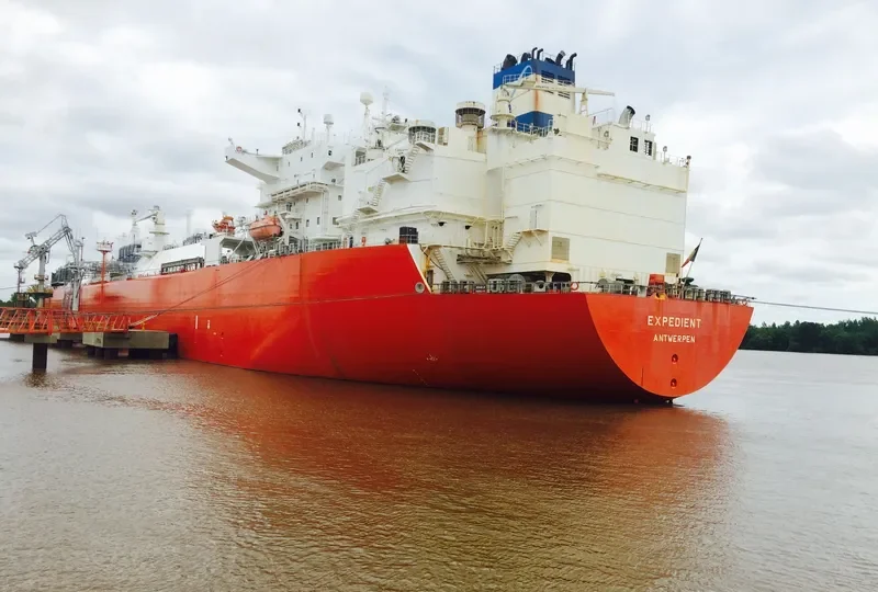 EXPEDIENT Tanker IMO 9389643 photo 6