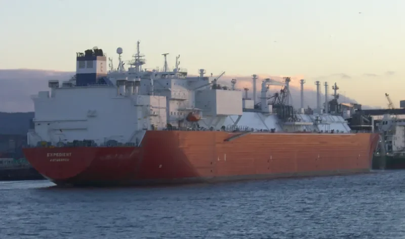 EXPEDIENT Tanker IMO 9389643 photo 8