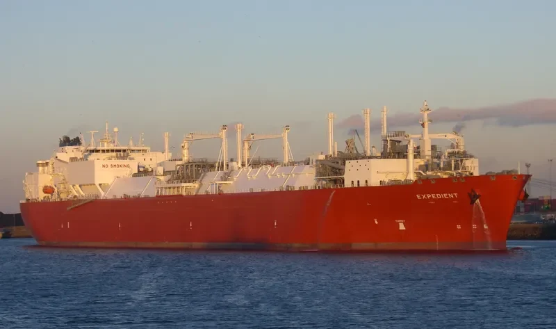 EXPEDIENT Tanker IMO 9389643 photo 9