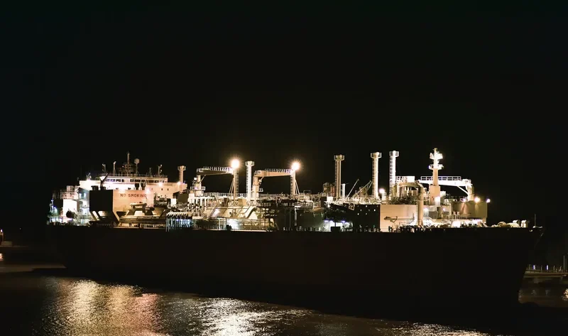 EXPEDIENT Tanker IMO 9389643 photo 10