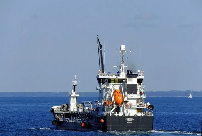 FOX LUNA Tanker IMO 9390458 photo 9