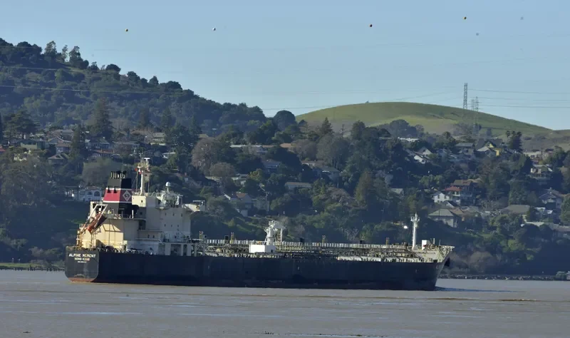 ALPINE MOMENT Tanker IMO 9391438 photo 2