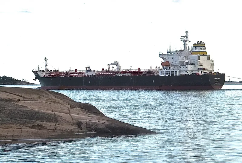 OCEAN BREEZE Tanker IMO 9391529 photo 5