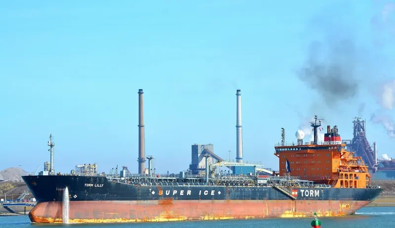 TORM LILLY Tanker IMO 9392470 photo 2