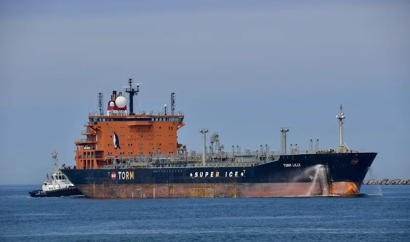 TORM LILLY Tanker IMO 9392470 photo 9