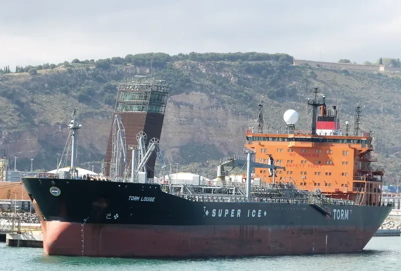 TORM LOUISE Tanker IMO 9392482 photo 3
