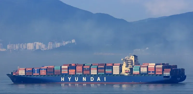 HYUNDAI GLOBAL Container Ship IMO 9393022