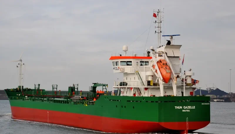 THUN GAZELLE Tanker IMO 9393333 photo 4