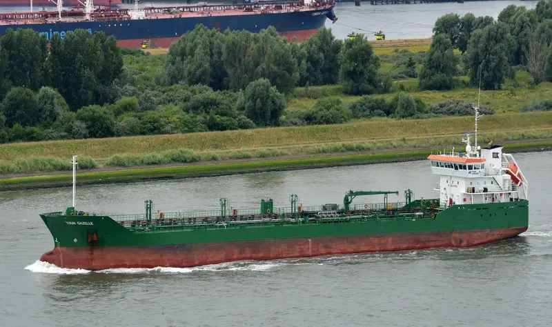THUN GAZELLE Tanker IMO 9393333 photo 8