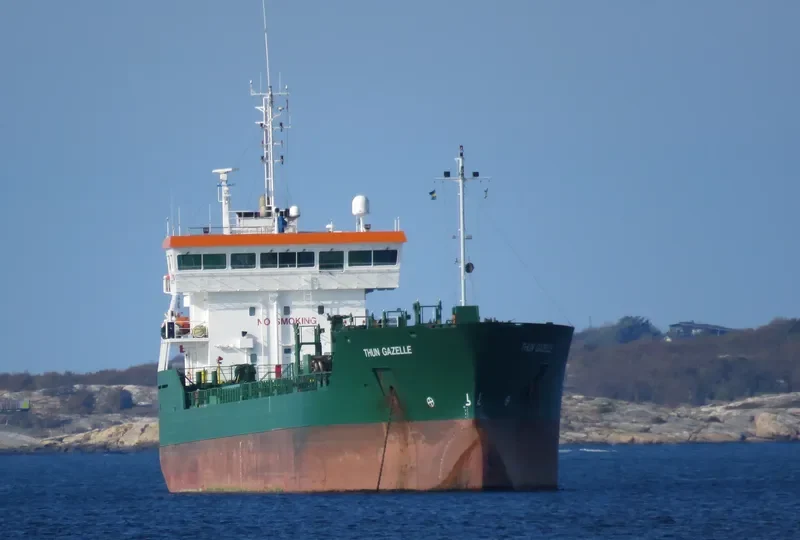 THUN GAZELLE Tanker IMO 9393333 photo 9