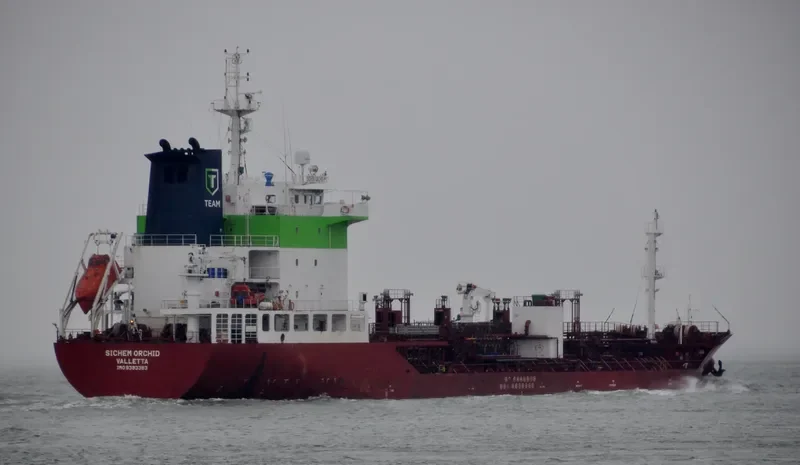 ALVISE DP Tanker IMO 9393383 photo 3