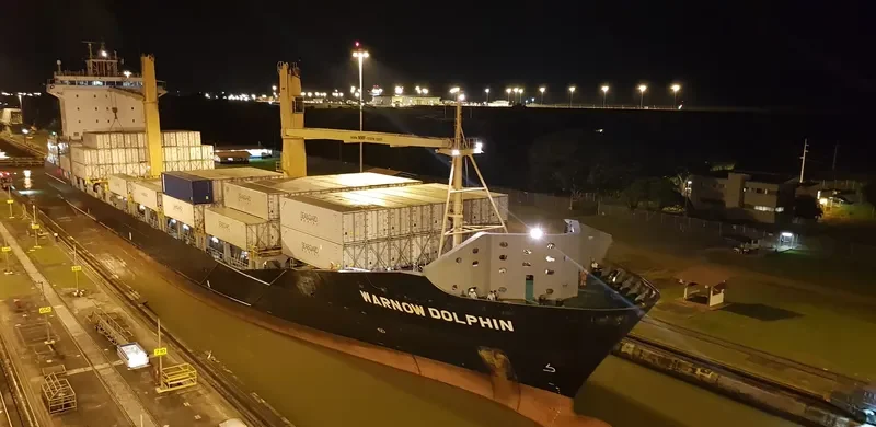 WARNOW DOLPHIN Container Ship IMO 9395070