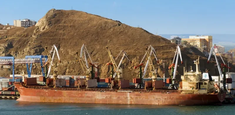 CASTLE Bulk Carrier IMO 9395238 photo 4